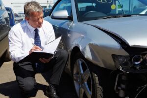 How to Deal With Insurance Adjusters After a Car Crash