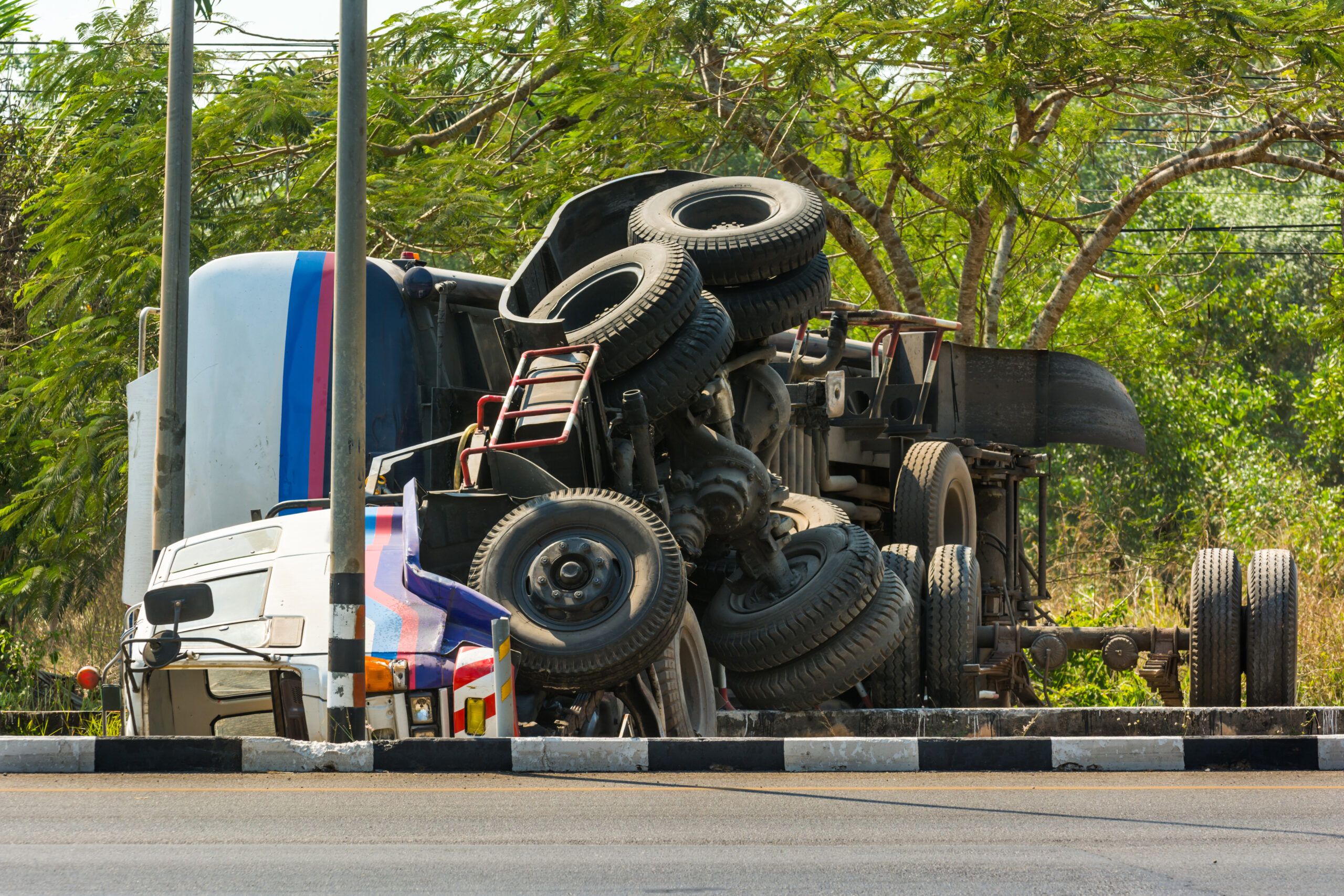 What to Do on Your First Offer From the Insurance Company After a Truck Accident